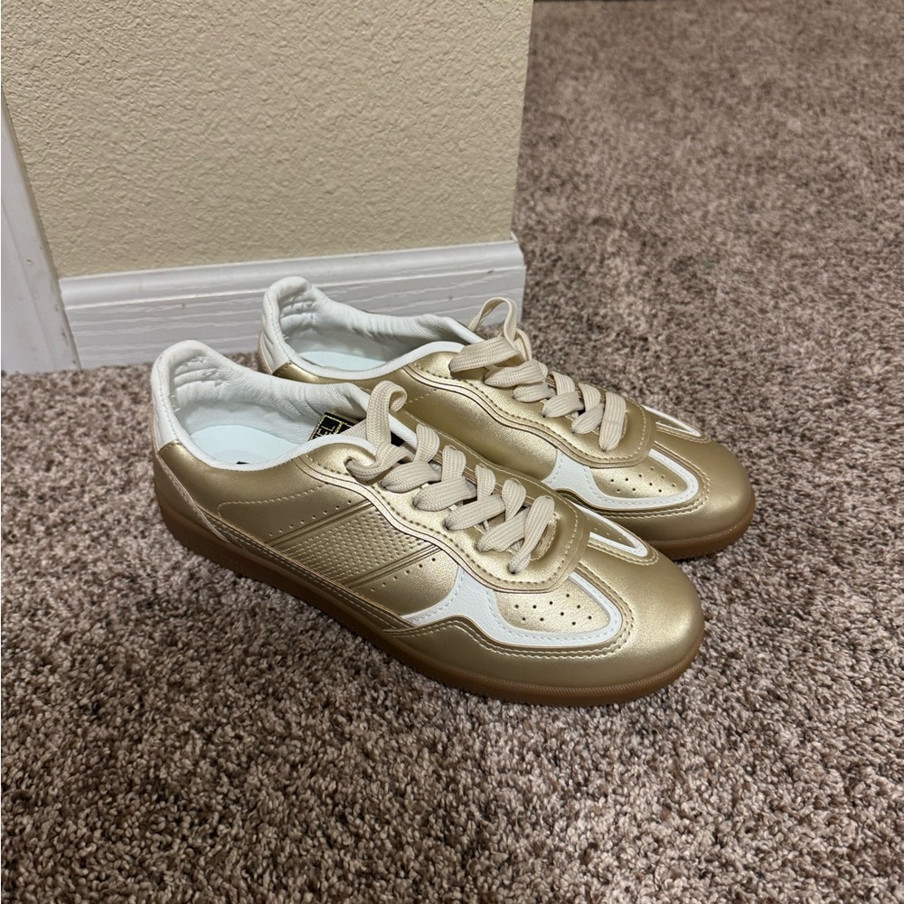 RACHEL Rachel Roy Gold and White Sneakers